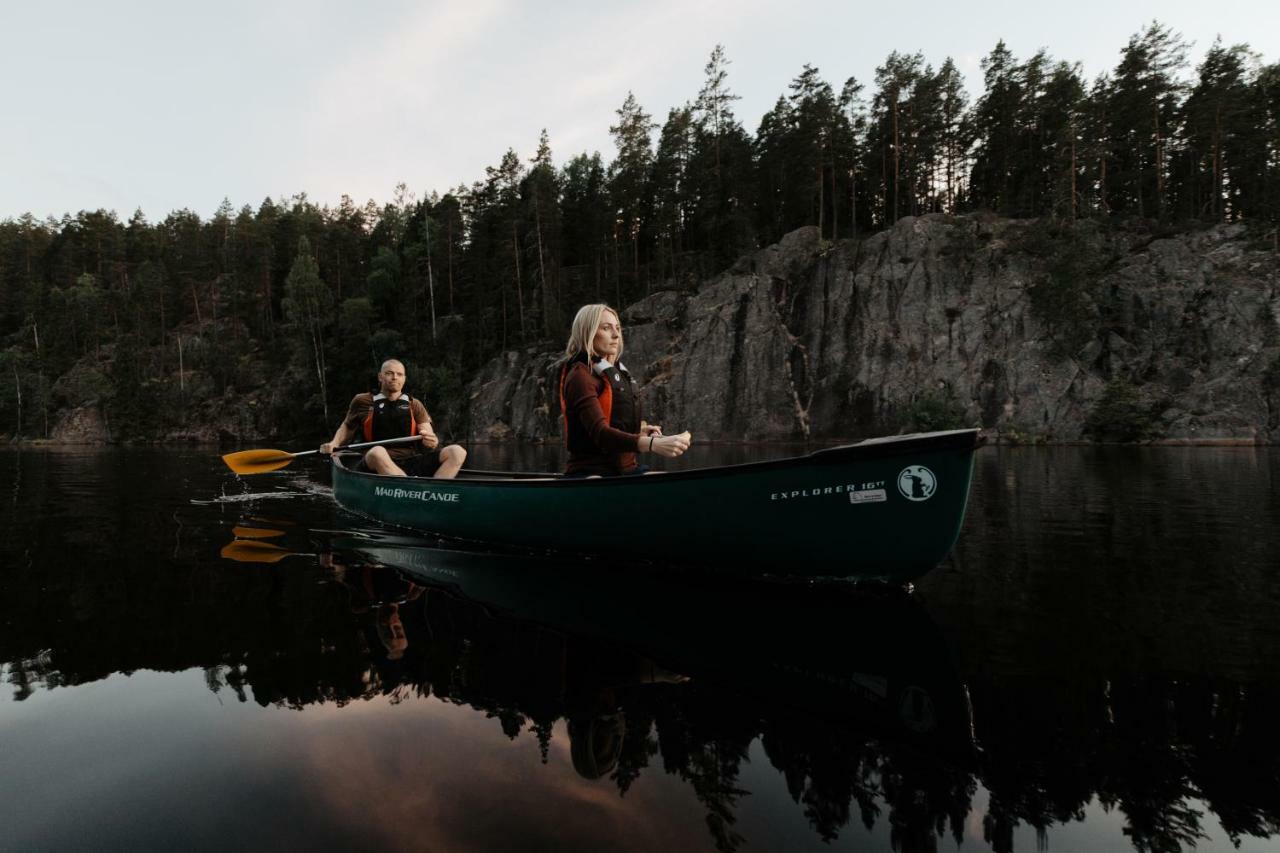 Lapland Hotels Bulevardi Helsinki Dış mekan fotoğraf Canoe in the park